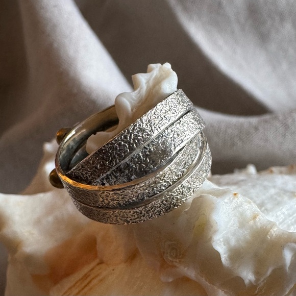 Sundance Collection 925 Sterling Silver Garnet Textured Handcrafted Unique Ring - Picture 3 of 5